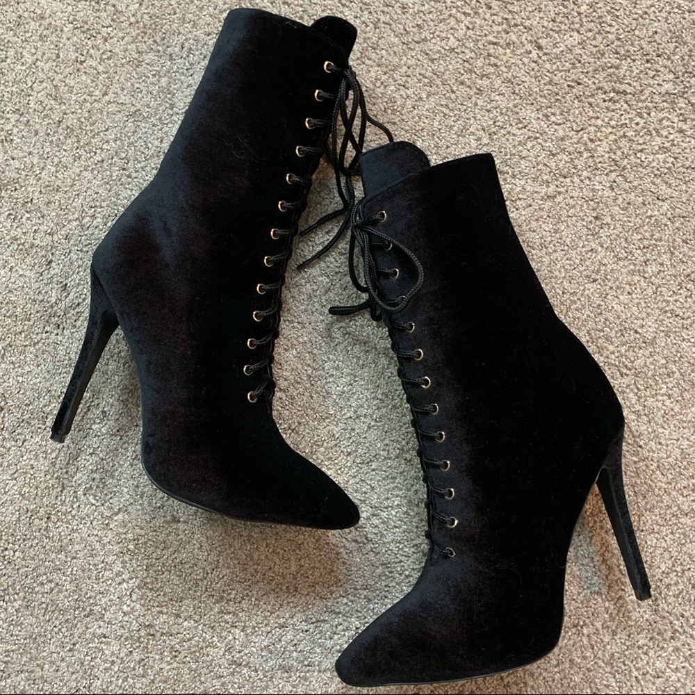 PUBLIC DESIRE Black VELVET Stiletto SPIKE Heel DOMINATRIX Lace Up POINTY BOOTS 7